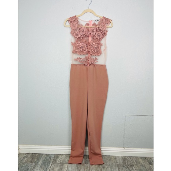 NWOT IRIS DUSTY PINK MESH FLOWER LACE FULL BODY SLEEVELESS JUMPSUIT - Picture 2 of 7